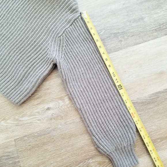 Babaton Aritzia Women's Guell Turtleneck Crop Chunky Knit Wool Sweater Like New - Picture 13 of 16